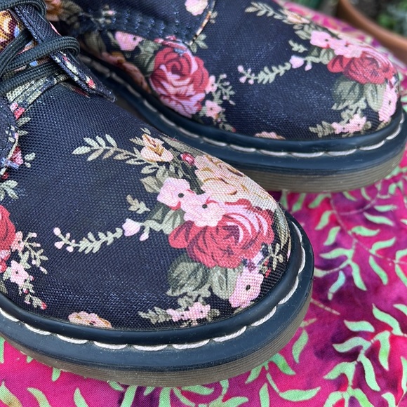Dr. Martens Victorian Rose Floral Boots - Picture 12 of 16